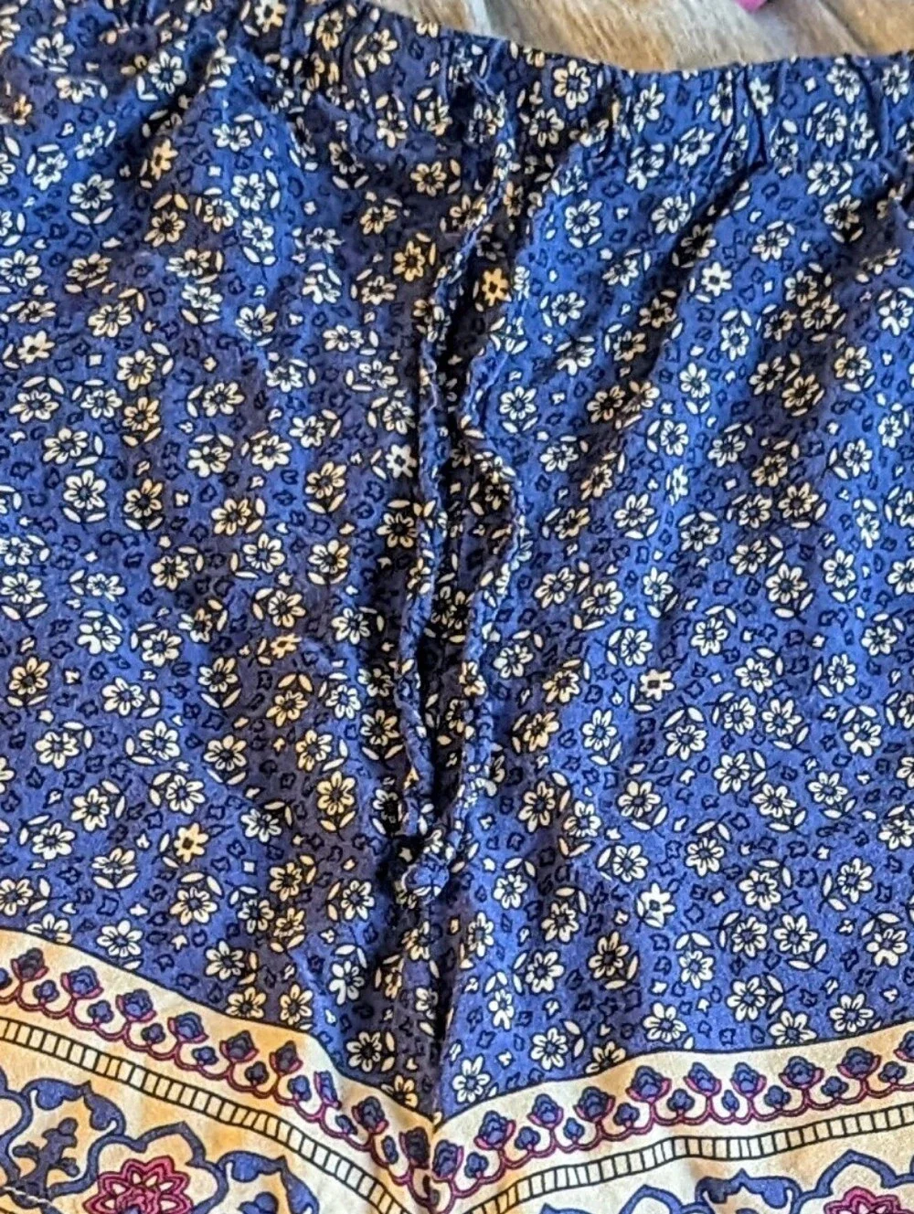 Blue All-Over Floral Print Flowy Boho Drawstring Shorts Size Lg (11-13)
